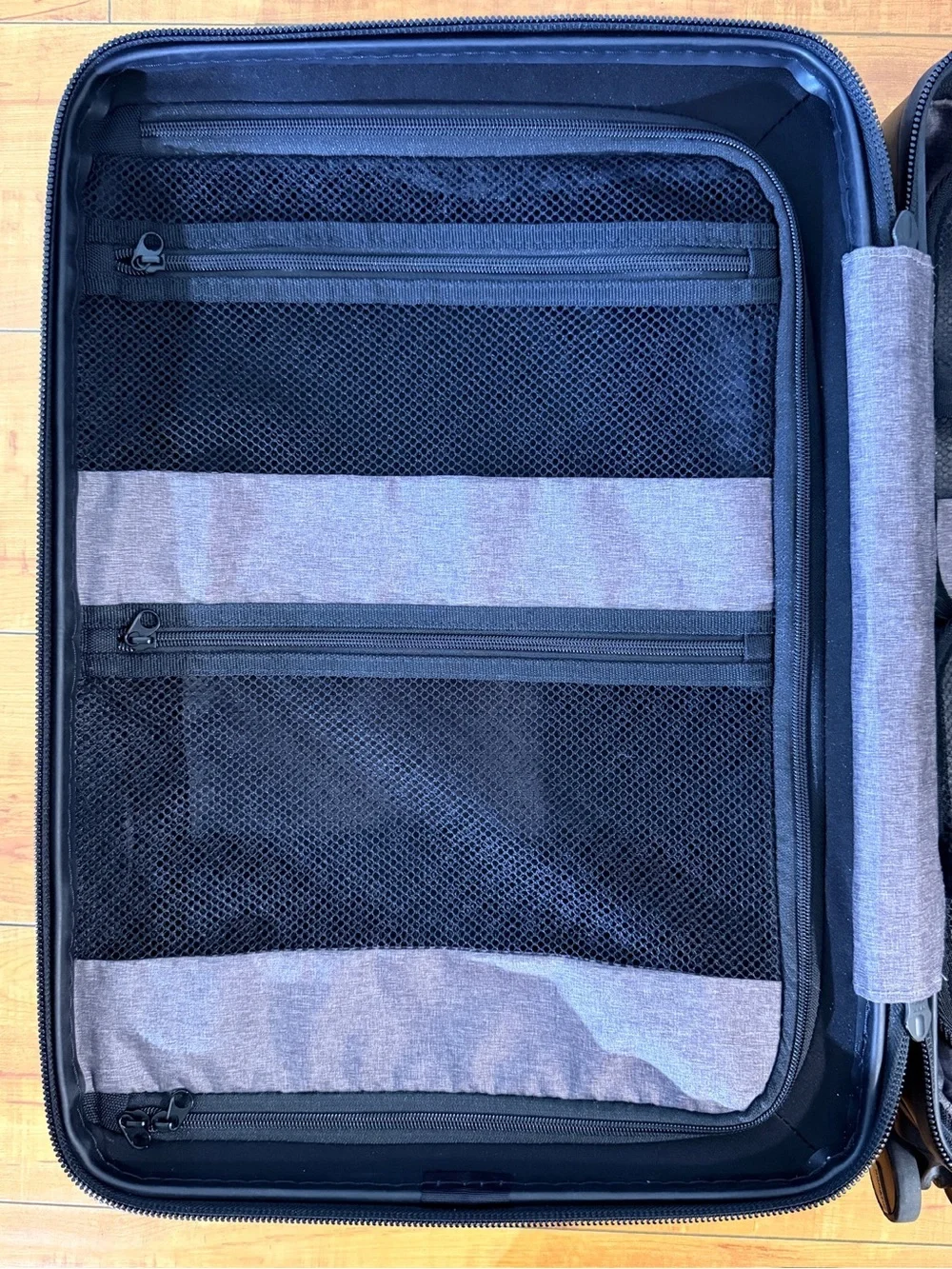 Nomatic Carry-On Classic